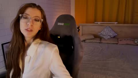 careyjonas online show from April 20, 6:20 pm