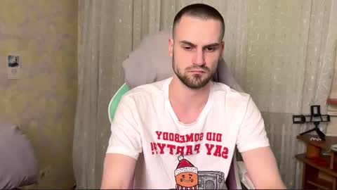 Snapshot of cari_2you chatting on December 4, 7:11 pm Cari online show from December 4, 7:11 pm