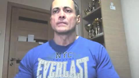 Laz online show from December 21, 5:53 pm