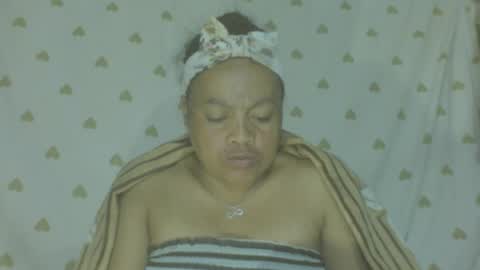carinesexy69 online show from June 24, 6:40 pm
