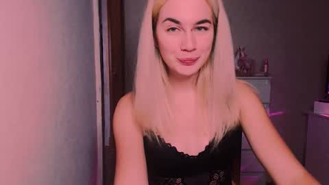 Carin online show from October 27, 8:24 pm