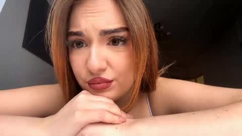 Snapshot of carisadelon chatting on April 13, 11:27 am carisadelon online show from April 13, 11:27 am