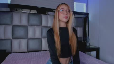carla__js online show from May 12, 1:19 pm