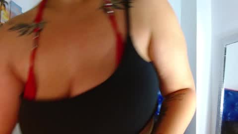 Snapshot of carla_beer chatting on December 29, 9:09 pm Carla online show from December 29, 9:09 pm