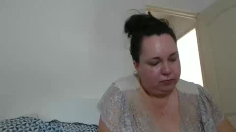 Snapshot of carlaruth chatting on May 16, 5:15 am Carlaruth online show from May 16, 5:15 am