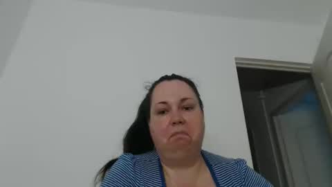 Snapshot of carlaruth chatting on May 27, 2:19 am Carlaruth online show from May 27, 2:19 am