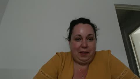 Snapshot of carlaruth chatting on May 29, 4:38 pm Carlaruth online show from May 29, 4:38 pm