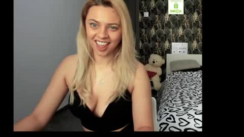 Snapshot of carlastacefun chatting on June 2, 5:53 am CarlaStaceFun online show from June 2, 5:53 am