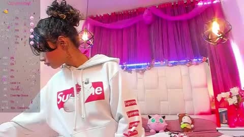 carlie Evans online show from December 2, 4:42 pm