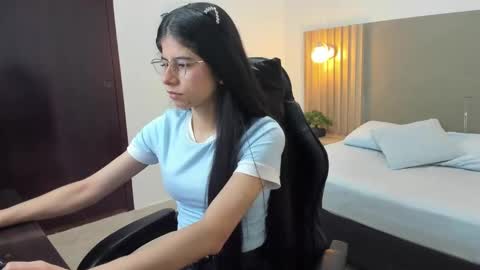 C A R L I N A online show from September 9, 12:26 pm