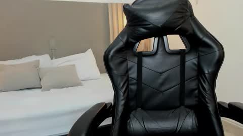 C A R L I N A online show from October 23, 12:15 pm