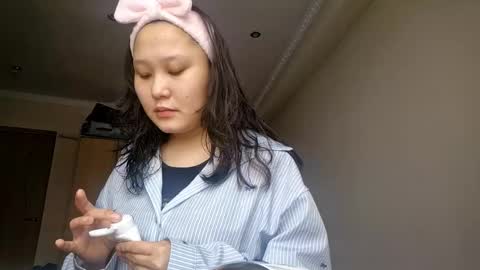 Snapshot of carlinematsuzaki chatting on March 2, 11:28 am Jessie online show from March 2, 11:28 am