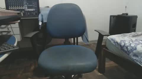 carlos online show from February 15, 9:22 pm