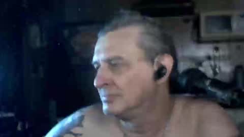 carlos712009 online show from April 2, 7:33 pm