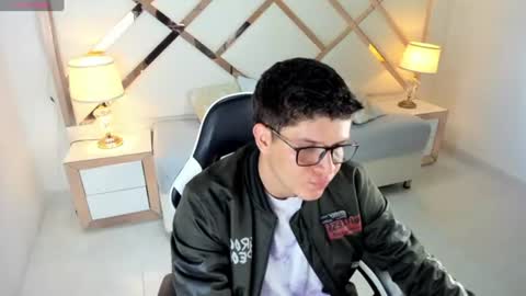 Snapshot of carlos_brinez chatting on August 2, 1:37 am Carlos online show from August 2, 1:37 am