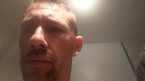 Snapshot of carlosrm440882 chatting on April 26, 7:11 pm carlosrm440882 online show from April 26, 7:11 pm
