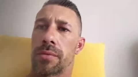 Snapshot of carlosrm440882 chatting on April 28, 2:00 pm carlosrm440882 online show from April 28, 2:00 pm