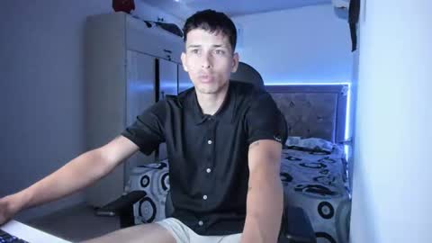 Snapshot of carlossmi01 chatting on April 11, 12:09 pm carlossmi01 online show from April 11, 12:09 pm