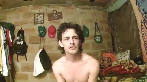 Snapshot of carlossxx96 chatting on February 13, 2:07 am carlossxx96 online show from February 13, 2:07 am