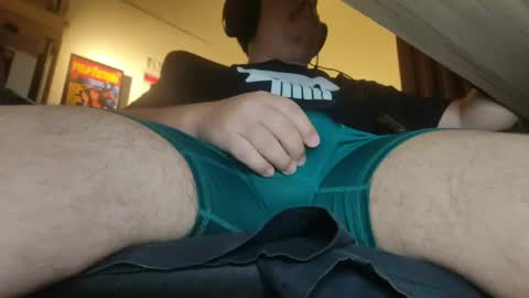 Snapshot of carlostraboo chatting on April 2, 11:02 pm Carlostraboo on of online show from April 2, 11:02 pm