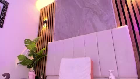 Snapshot of carlotta_velour chatting on May 6, 7:24 am Carlotta Velour online show from May 6, 7:24 am