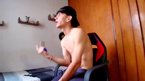 Snapshot of carloz_perez chatting on September 17, 1:57 pm carloz_perez online show from September 17, 1:57 pm