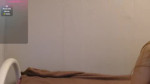 Snapshot of carlpaliotta chatting on October 18, 3:02 pm Mia online show from October 18, 3:02 pm