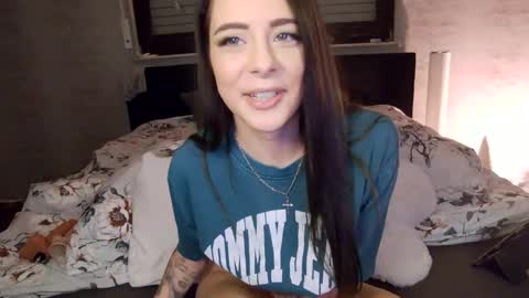 Luci online show from March 10, 7:40 pm