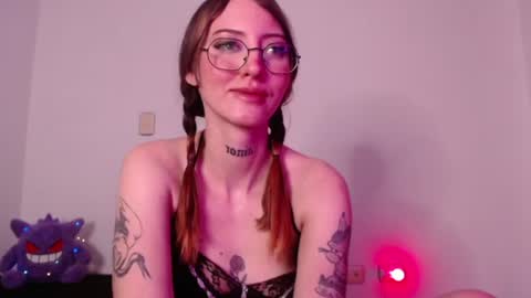 carmennrusso online show from December 16, 4:50 am