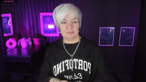 Carmen online show from November 7, 8:31 pm