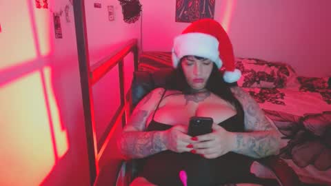 Snapshot of carmillaross chatting on December 13, 12:06 pm CARMILLA ROSS online show from December 13, 12:06 pm