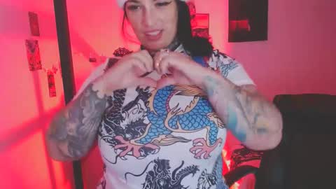 Snapshot of carmillaross chatting on December 20, 2:38 pm CARMILLA ROSS online show from December 20, 2:38 pm