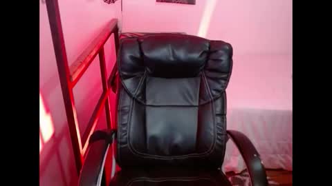 Snapshot of carmillaross chatting on January 3, 11:35 am CARMILLA ROSS online show from January 3, 11:35 am