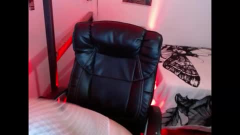 Snapshot of carmillaross chatting on January 10, 11:54 am CARMILLA ROSS online show from January 10, 11:54 am