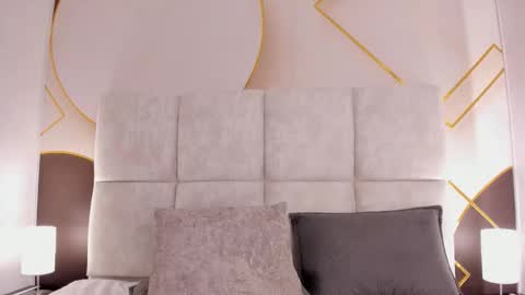 caro_giraldo_ online show from March 20, 7:30 pm