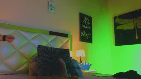 Snapshot of caro_zapata chatting on December 4, 12:03 pm Carolina online show from December 4, 12:03 pm