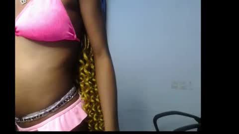 caroline online show from November 18, 5:39 pm