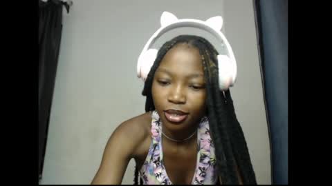 caroline online show from April 12, 3:44 am