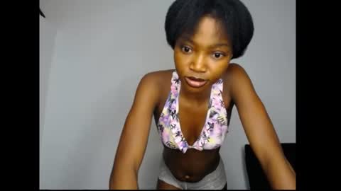 Snapshot of carobaby8 chatting on June 22, 4:09 am caroline online show from June 22, 4:09 am