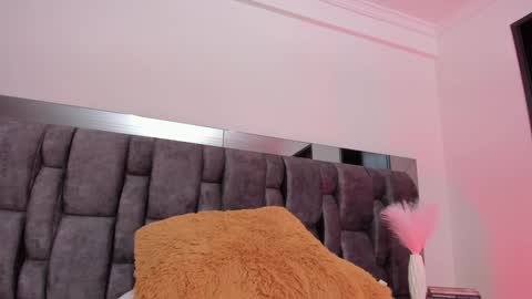 Snapshot of carol_horny chatting on January 25, 5:18 am Carol online show from January 25, 5:18 am