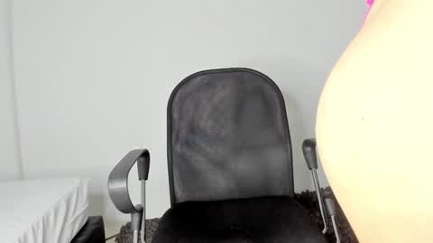 Snapshot of carolay759687 chatting on January 3, 10:31 am carolay759687 online show from January 3, 10:31 am