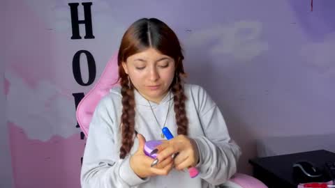 Snapshot of carolay759687 chatting on February 27, 8:50 am carolay759687 online show from February 27, 8:50 am