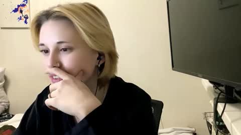 Snapshot of carolcaci chatting on November 17, 4:46 pm Call me Carol online show from November 17, 4:46 pm