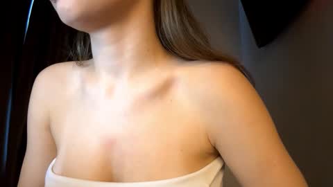 Snapshot of carolecronan chatting on January 5, 5:27 pm Lisa online show from January 5, 5:27 pm