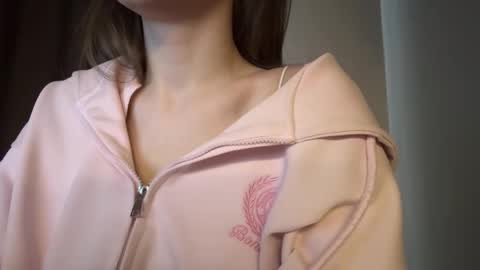 Snapshot of carolecronan chatting on February 26, 7:07 am Lisa online show from February 26, 7:07 am