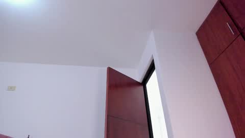 Caroline online show from December 9, 7:18 pm