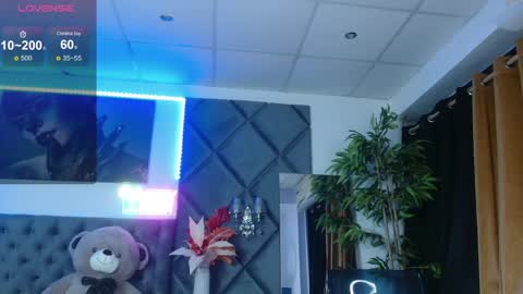 Mellany online show from April 17, 4:15 am