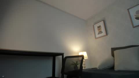  Caroline  online show from February 19, 11:39 am