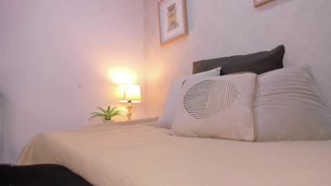  Caroline  online show from April 16, 11:33 am