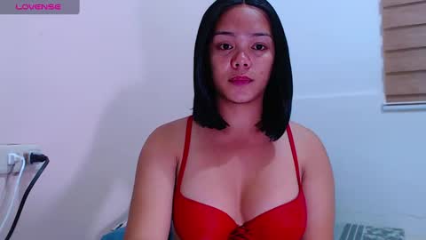 caroline_east online show from March 1, 4:22 pm